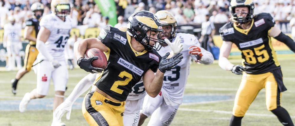 Adler-Runningback Ali Khalife erreichte mit seinem Team dank des Auswärtssiegs über die Dresden Monarchs die Playoffs der German Football League.