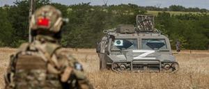 Ein Mitglied einer russischen Brigade in der Nähe von Odessa