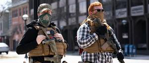 In den USA wächst das Gefühl der Bedrohung – und führt wie hier in Michigan auch zur Gründung von Milizen. Der Supreme Court stärkte vor wenigen Wochen das Recht, öffentlich Waffen tragen zu dürfen. 