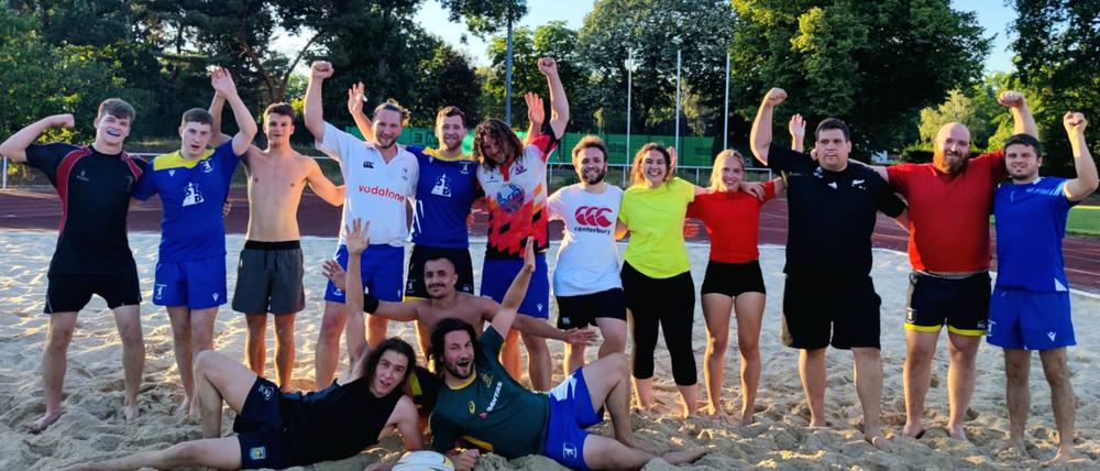 Die Rugbyspielerinnen und Spieler des SC Siemensstadt suchen noch Leute, die Lust auf den Sport haben.