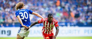 Auf der Überholspur. Sheraldo Becker (rechts) ist momentan der beste Torschütze der Bundesliga. 