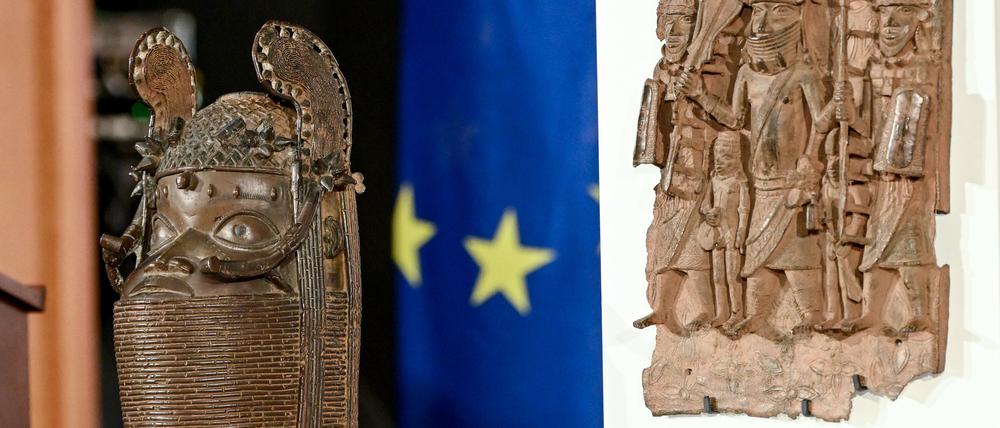 Diese beide Stücke aus dem ehemaligen Königreich Benin wurden bereits an Nigeria zurückgegeben.