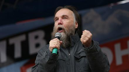 Die Tochter des russischen Denkers Alexander Dugin starb, nachdem ihr Auto unweit von Moskau explodierte. 