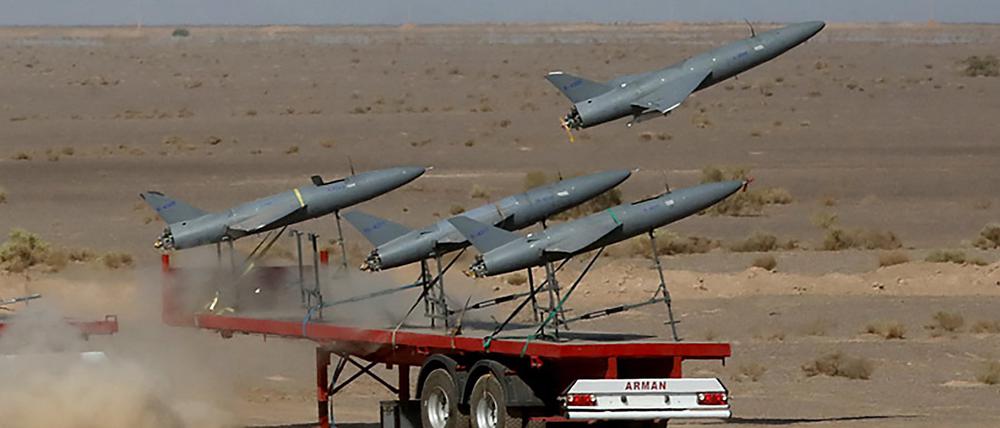Der Iran startet Drohnen während einer zweitägigen Drohnenübung an einem ungenannten Ort (Symbolbild).