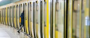 Drei Monate lang konnten Abonnenten und Inhaber des Tickets für jeweils neun Euro durchs ganze Bundesgebiet fahren.