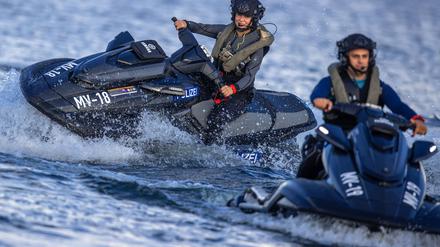 Diese Polizei-Jetski sind am Schweriner See im Einsatz.