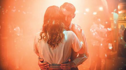 Erste Liebe. Elias (Jakob Mader) und Moid (Verena Altenberger). 