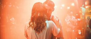 Erste Liebe. Elias (Jakob Mader) und Moid (Verena Altenberger). 