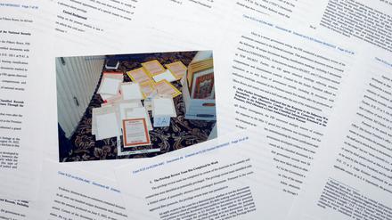 Seiten aus einer Gerichtsakte des Justizministeriums zu den Ermittlungen nach der Hausdurchsuchung des ehemaligen US-Präsidenten 