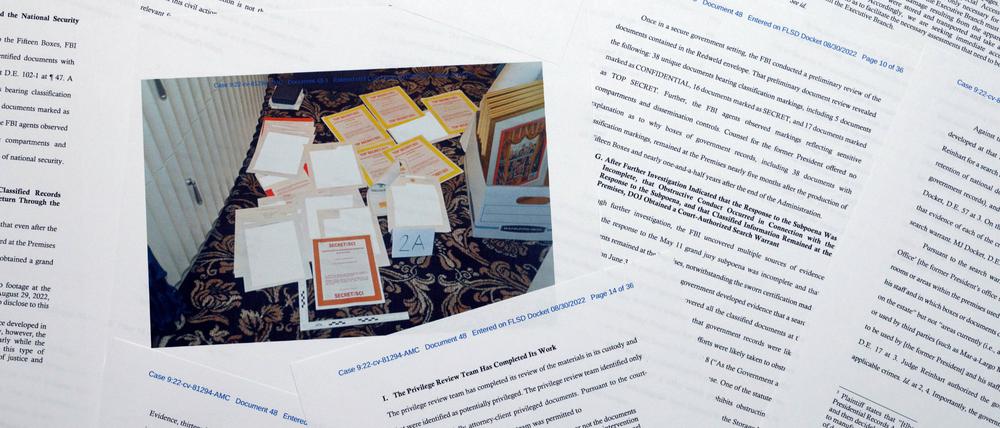 Seiten aus einer Gerichtsakte des Justizministeriums zu den Ermittlungen nach der Hausdurchsuchung des ehemaligen US-Präsidenten 