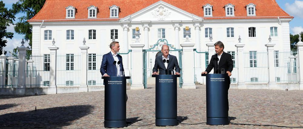 Scholz, Habeck und Lindner nach der Kabinettsklausur.