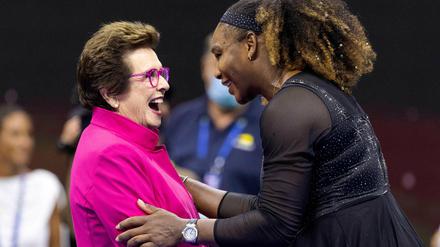 Mach es gut, Serena! Tennislegende Billie Jean King (links) mit Tennislegende Williams. 