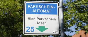 Die bisher kostenfreien Parkplätze rund um den Charité-Campus sollen künftig zwei Euro pro Stunde kosten.
