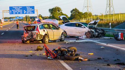 1000 Meter vor der Ausfahrt nach Pankow kam es auf der A10 zu einem schweren Verkehrsunfall, bei dem ein Mann starb.