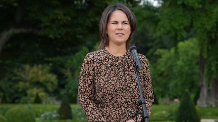 Annalena Baerbock (Bündnis 90/Die Grünen) spricht während der Klausur des Bundeskabinetts in Schloss Meseberg.