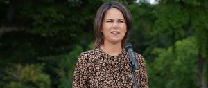 Annalena Baerbock (Bündnis 90/Die Grünen) spricht während der Klausur des Bundeskabinetts in Schloss Meseberg.