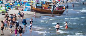 Viele Menschen nutzten in den vergangenen Wochen das Neun-Euro-Ticket, um an die Ostsee zu fahren.