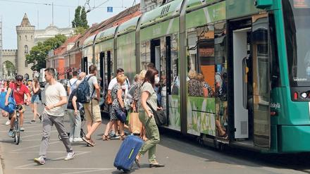 Eine ViP-Tram in der Friedrich-Ebert-Straße (Symbolbild).