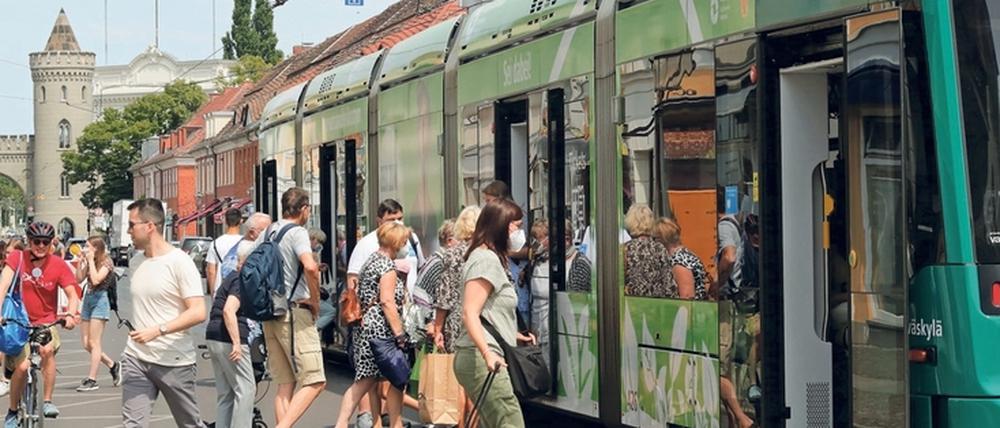 Eine ViP-Tram in der Friedrich-Ebert-Straße (Symbolbild).