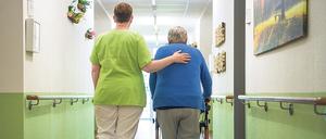 Trotz Verbesserungen scheint der Pflegeberuf noch immer wenig attraktiv zu sein. In Brandenburg sind viele Ausbildungsplätze unbesetzt. 