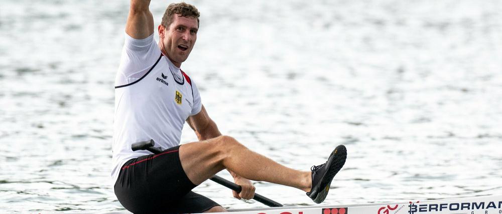 Im Kanu gefeiert: Nach dem Sieg im Einer über 5000m jubelt Potsdamer Kanu-Altmeister Sebastian Brendel über den Sieg. 