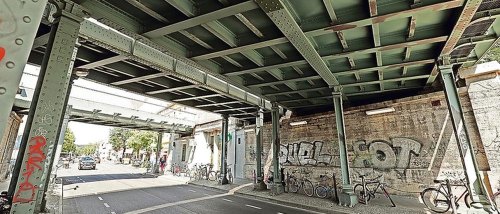 Die fünf Bahnbrücken in Babelsberg sollten ursprünglich 2021/22 saniert werden.