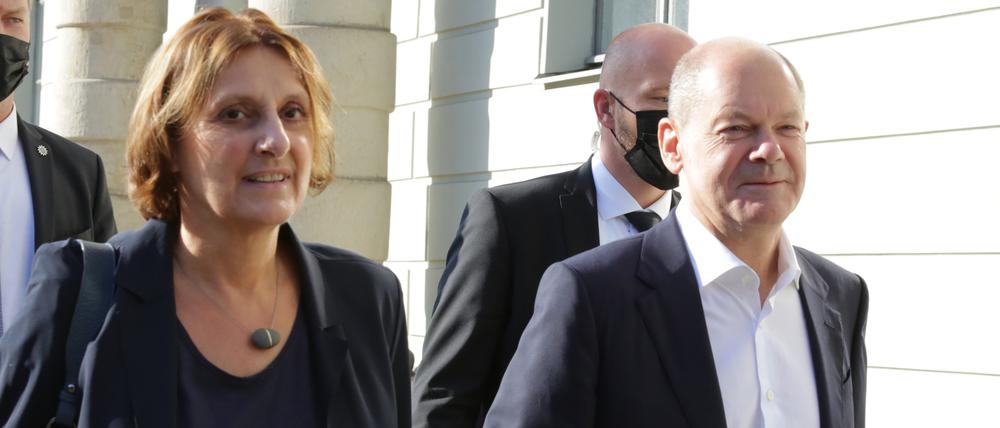Kanzler Olaf Scholz und seine Partnerin, Brandenburgs Bildungsministerin Britta Ernst.