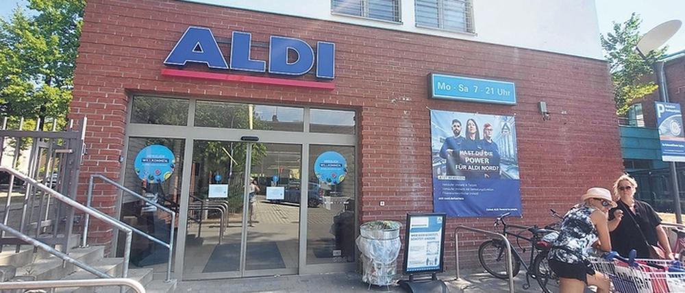 Urlaubszeit, Krankenstand und zu wenig Reserve führen nicht nur bei Aldi in der Berliner Vorstadt zu verkürzten Öffnungszeiten.