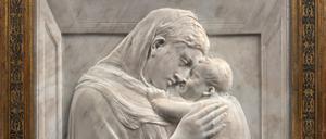 Donatello, Maria mit dem Kind (Pazzi-Madonna), ca. 1422, Marmor