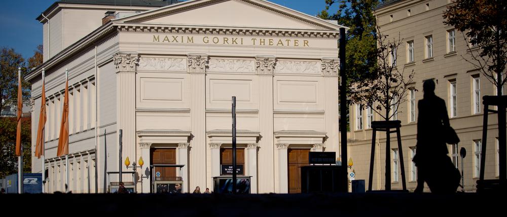 „Die harte Realität Berlins ist gleichzeitig ein feuchter Traum“, heißt es in der Reihe „In Exile. Queerweek22“ im Maxim-Gorki-Theater.