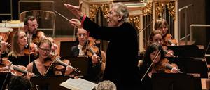John Eliot Gardiner und sein Orchester in der Philharmonie.