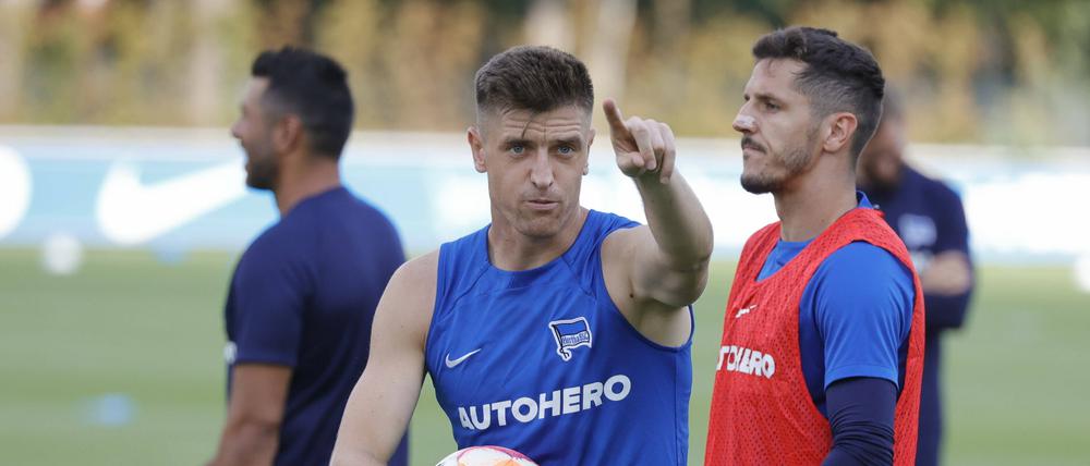 Wo geht's hier nach Italien. Krzysztof Piatek ist schon übern Brenner. Jetzt versucht er es bei US Salernitana.
