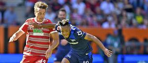 Hertha erkämpfte sich in Augsburg den ersten Saisonsieg.