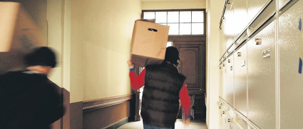 Wenn der Vermieter selbst einziehen will, müssen die Mieter am Ende ihre Kisten packen.