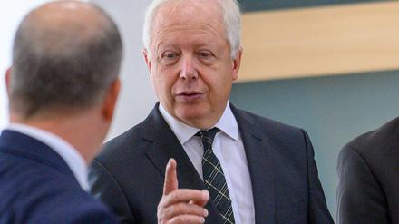 Tom Buhrow, Vorsitzender der ARD, erklärt im Medienausschuss des Landtages von Sachsen-Anhalt die ARD.