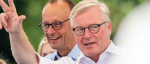Bernd Althusmann (r) will am 9. Oktober Ministerpräsident von Niedersachsen werden.