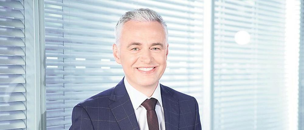 Andreas von Thien ist Sportmoderator und leitet bei RTL das Sportressort. In dieser Woche beging er sein 30-jähriges Dienstjubiläum beim Kölner Privatsender.