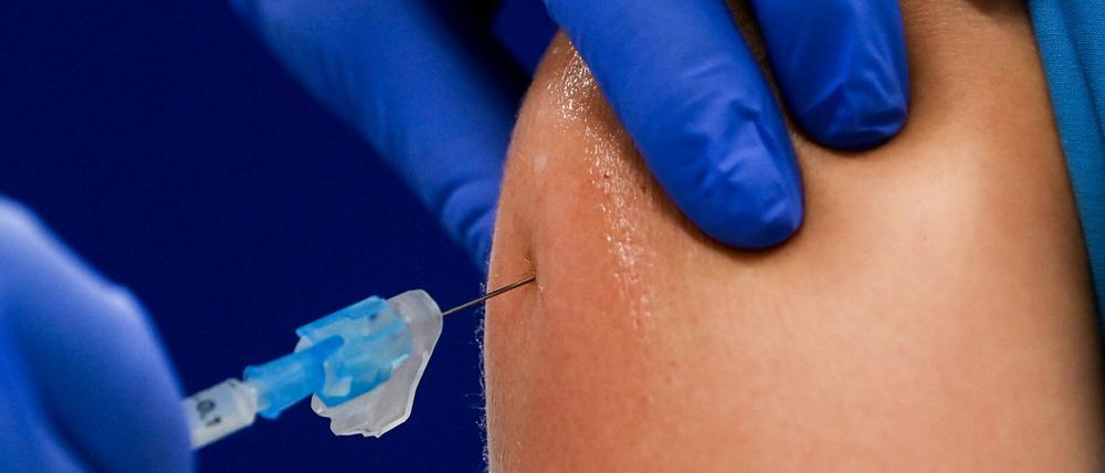 Eine Impfung gegen das Coronavirus (Archivbild).
