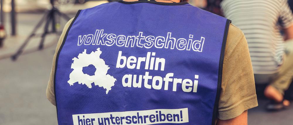 Die Initiative "Berlin autofrei" will die Zahl der zulässigen Pkw-Fahrten stark reglementieren.