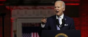 US-Präsident Joe Biden spricht bei einer Veranstaltung in Philadelphia. 