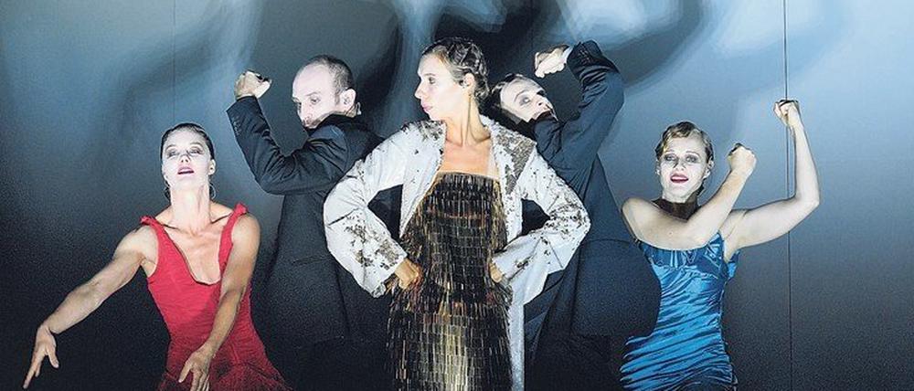 Tanz den radikalen Individualismus: Cordelia Wege, Elias Arens, Linda Pöppel, Niklas Wetzel und Anja Schneider in der Inszenierung von Sebastian Hartmann.