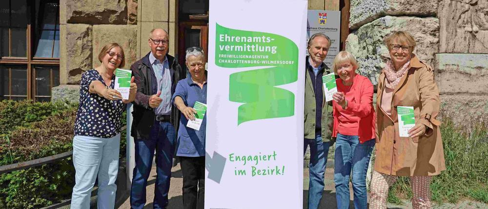 Immer offen für Engagierte: Die Mitarbeiter*innen der Freiwilligenagentur Charlottenburg-Wilmersdorf.