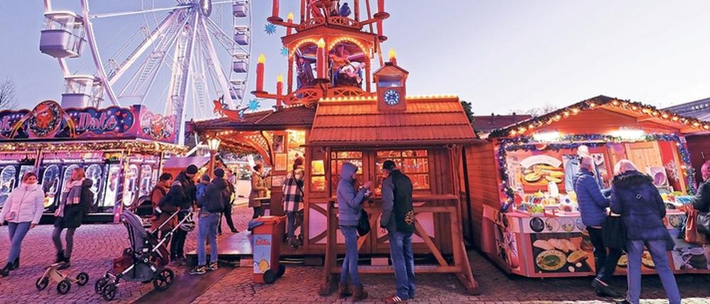 Auf dem Weihnachtsmarkt müssen Händler sogenannte Glühwein-Durchlauferhitzer benutzen.