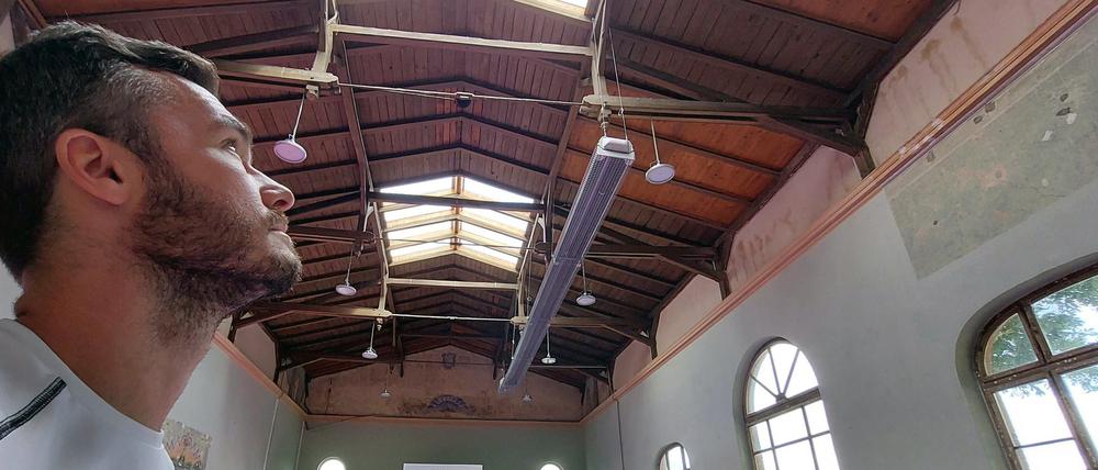 In der Turnhalle des Bornimer Sportclubs gibt es laut Geschäftsführer Julian Päpke-Alisch kaum Energiesparmöglichkeiten.