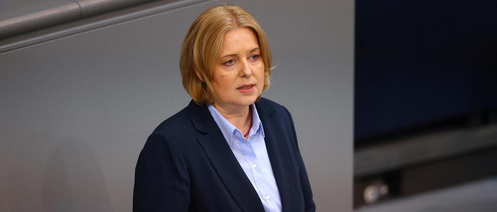 Bundestagspräsidentin Bas bei ihrer Rede im Plenum.