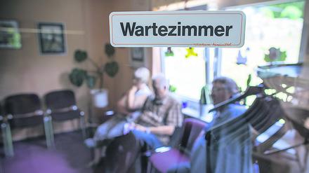 Wartezimmer einer Praxis in Mecklenburg (Archivbild von 2019).