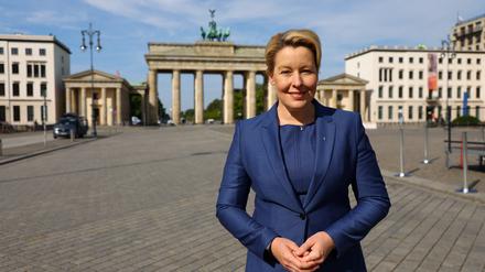Franziska Giffey spricht sich für ein zweistufiges Ticketsystem aus.