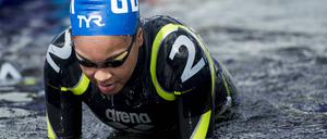 Olympionikin Alice Dearing begrüßt die Entscheidung des Weltschwimmverbandes.