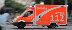 Einsatzkräfte sollen künftig pro Einsatz im Rettungsdienst einen zusätzlichen Pauschalbetrag von fünf Euro erhalten. 