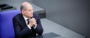Bundeskanzler Olaf Scholz (SPD) nimmt an der Haushaltswoche im Bundestag teil. 